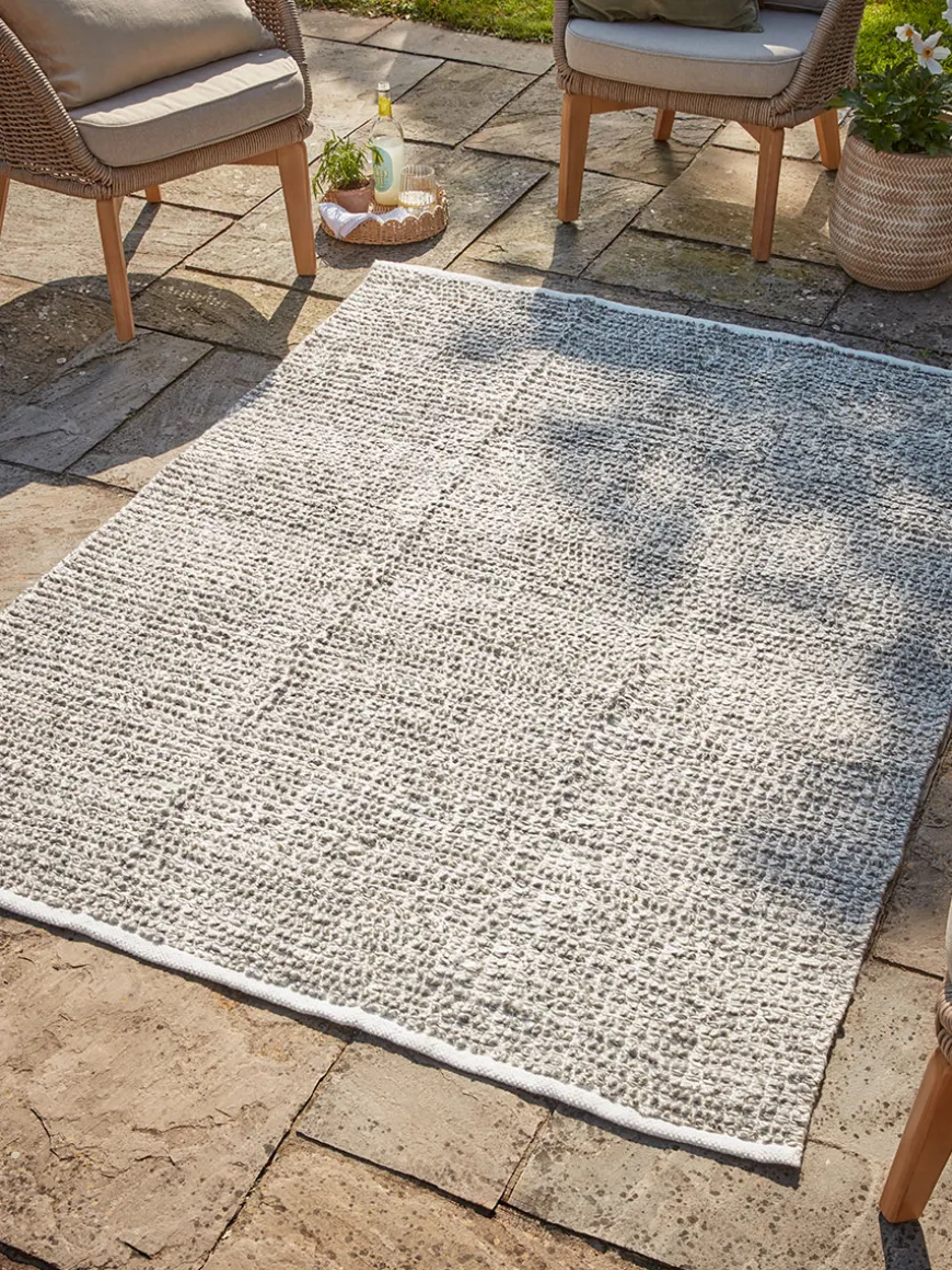 Akalla Outdoor Rug