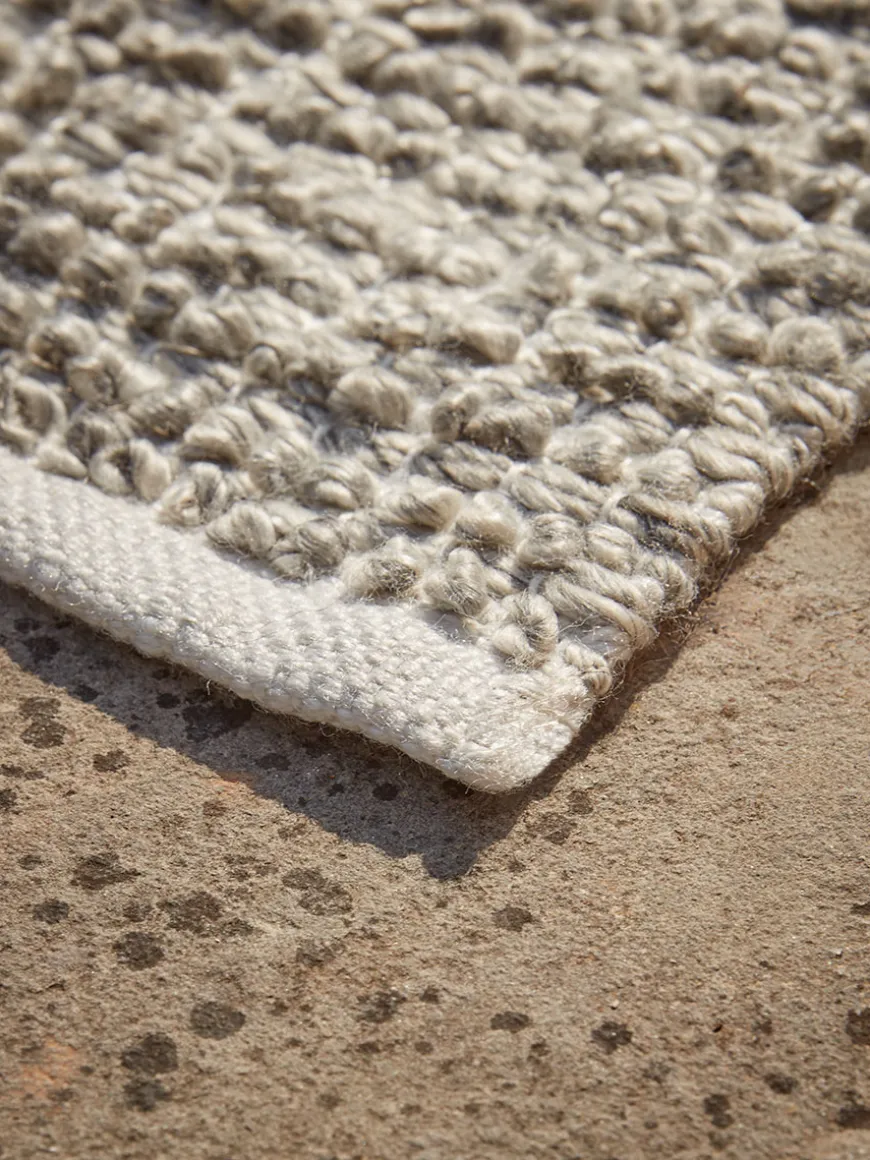 Akalla Outdoor Rug