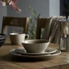Akia Dinnerware