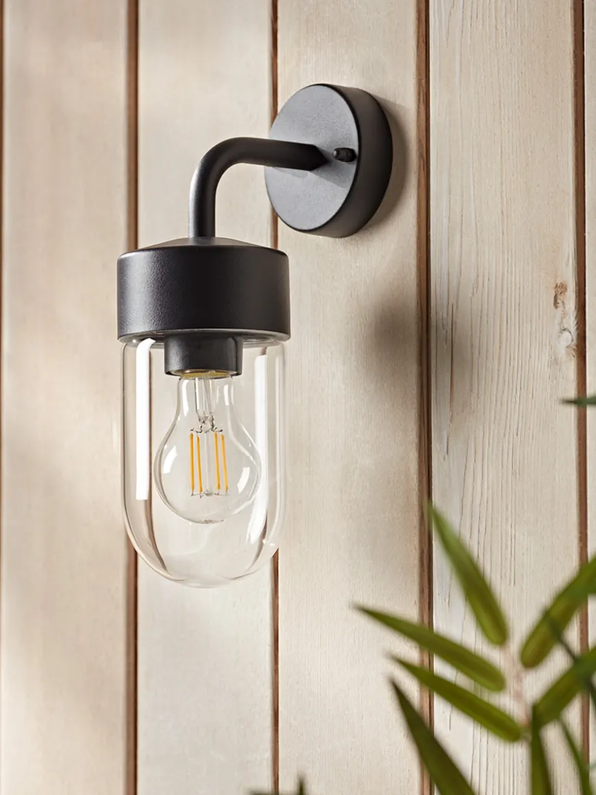 Alfresco Wall Light