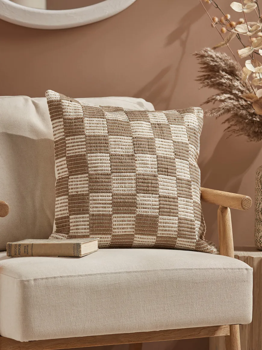 Almada Cushion