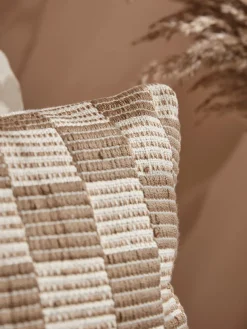 Almada Cushion
