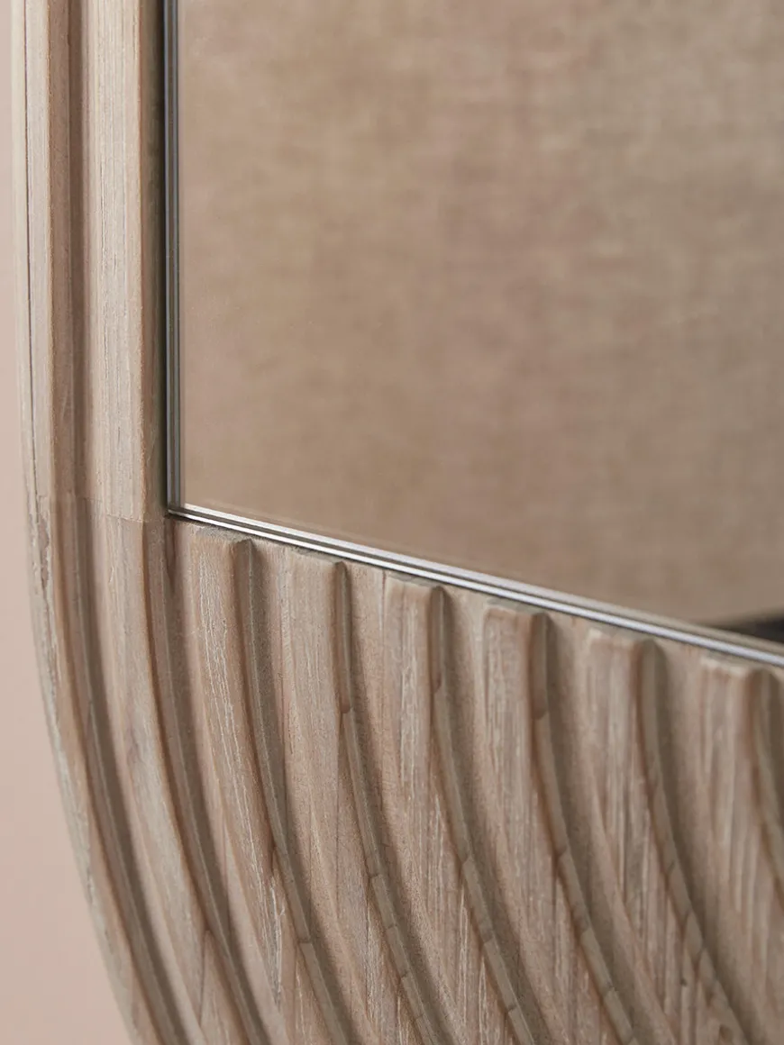Amelia Mirror