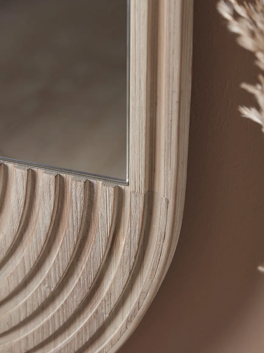 Amelia Mirror