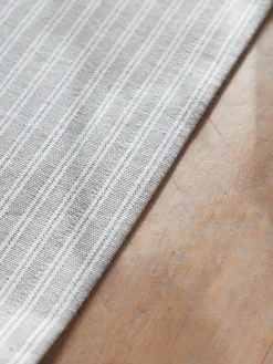 Anora Table Runner