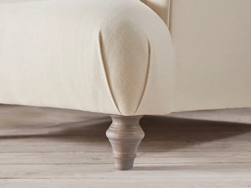 Artes Armchair