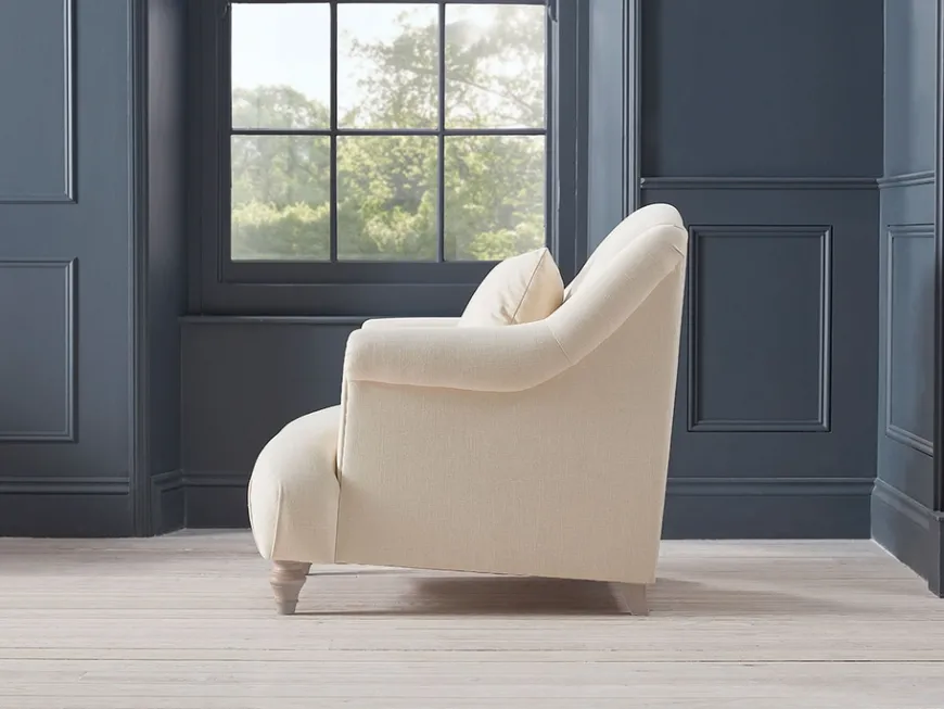 Artes Armchair