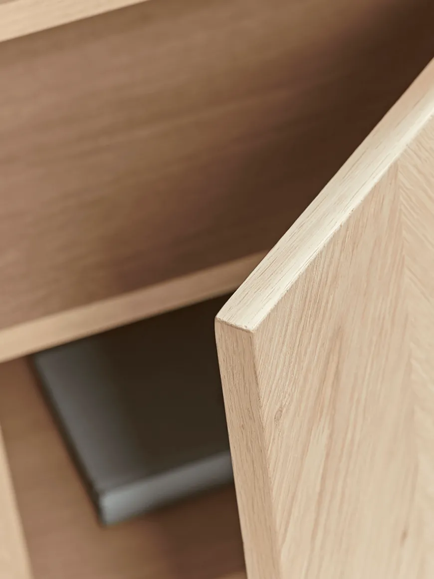 Chevron Oak Display Unit
