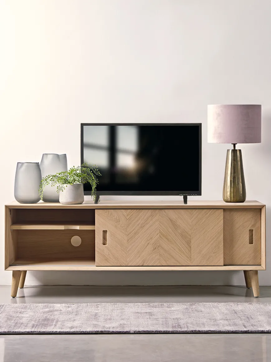 Chevron Oak Media Unit