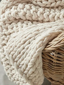 Chunky Knit Throw