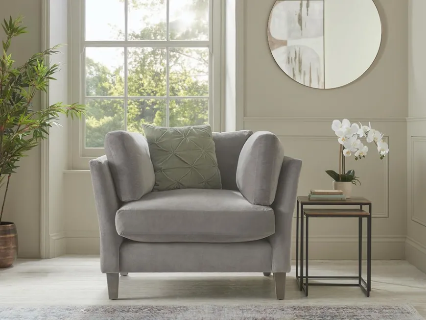 Dinan Loveseat