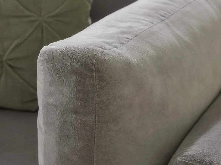 Dinan Loveseat