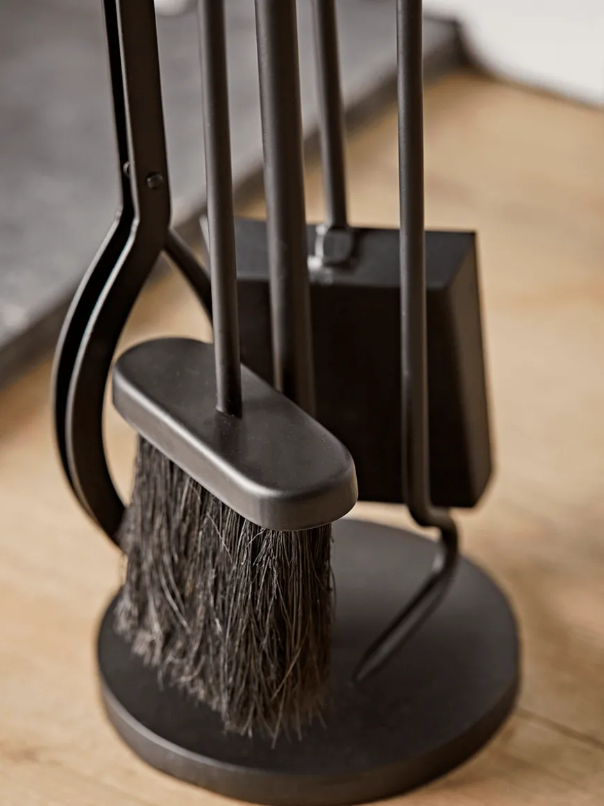 Iron Fireside Set Round