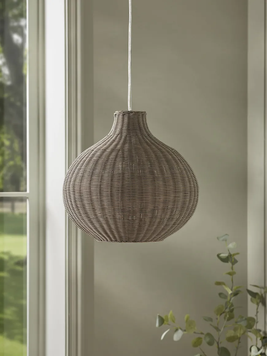 Laina Pendant