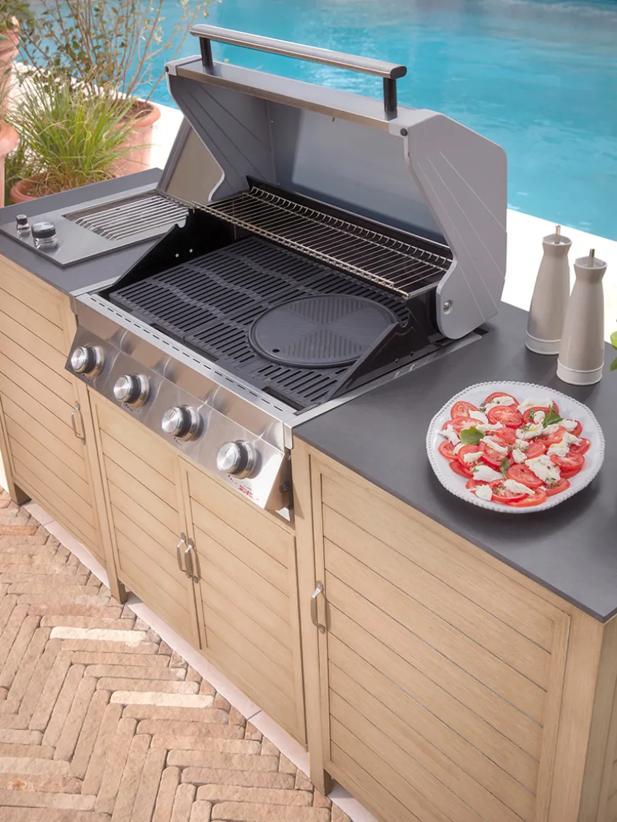 Long Island BBQ & Integrated Storage Cabinet - 4 Burner