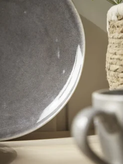 Meja Dinnerware