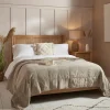 Mia Bed