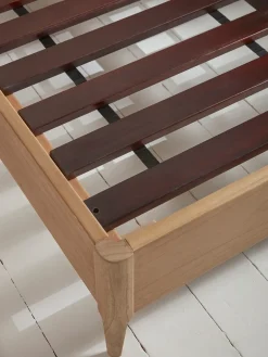 Mia Bed