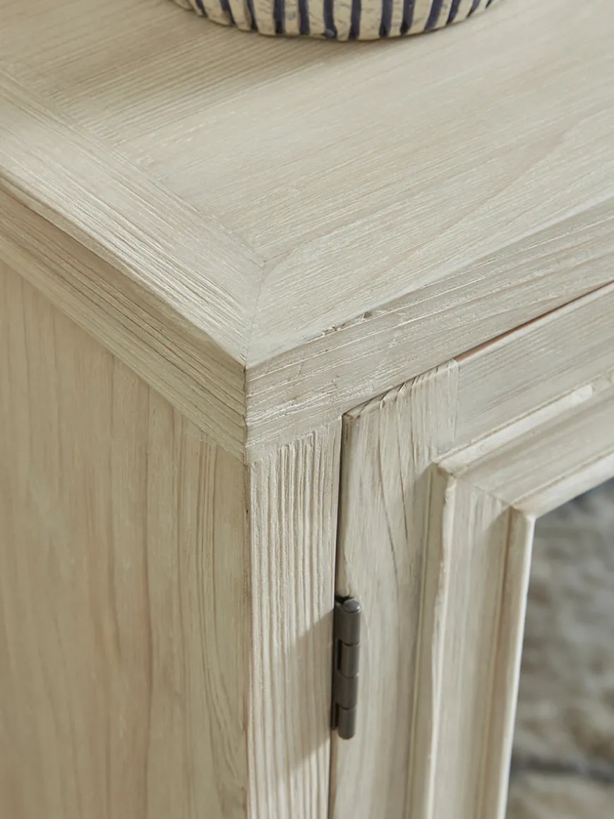 Rayen Sideboard