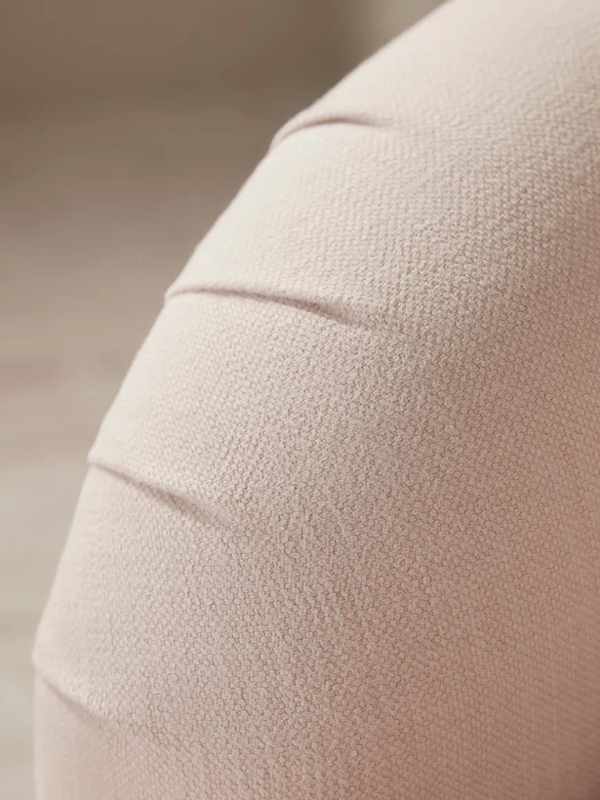 Reine Armchair