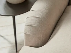 Reine Loveseat