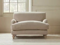 Reine Loveseat