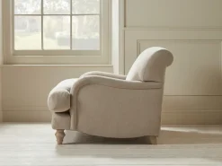 Reine Loveseat
