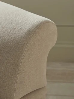 Reine Loveseat