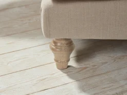 Reine Loveseat