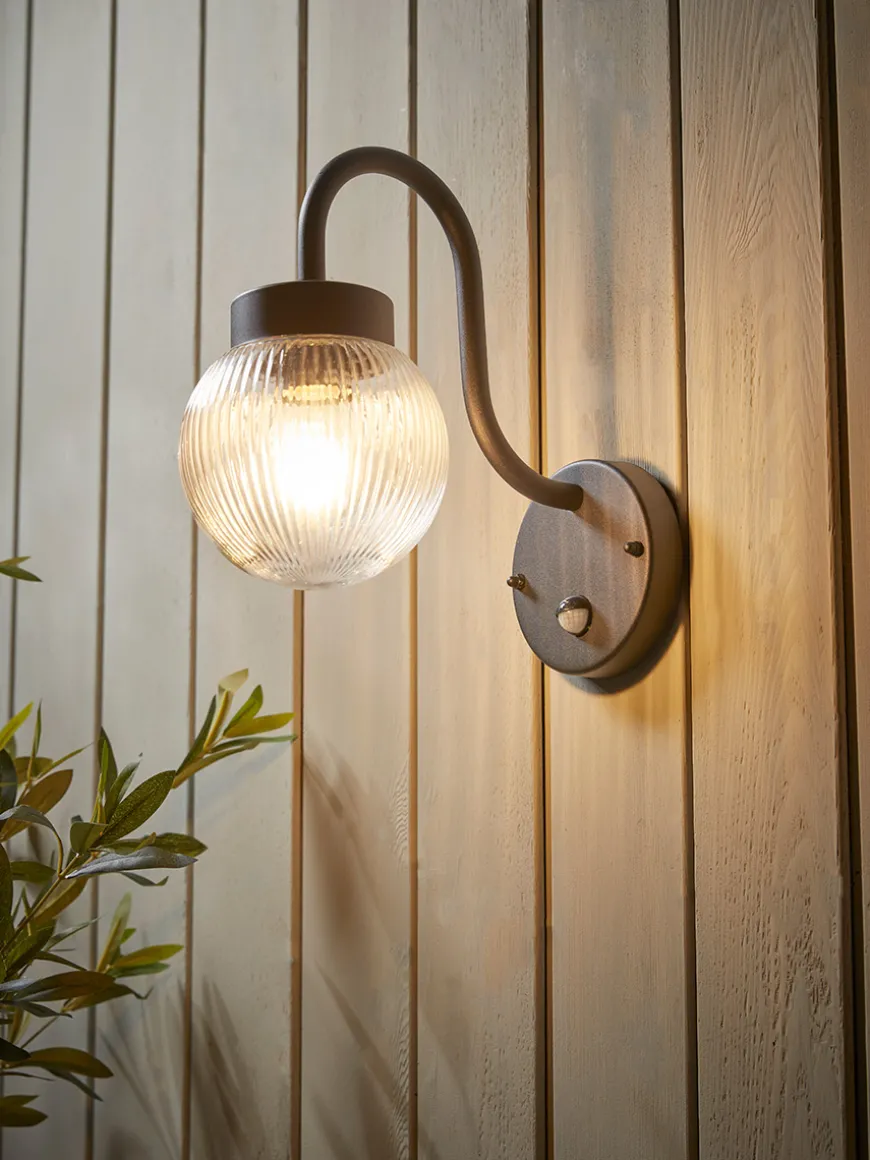Round Fluted Glass Wall Light