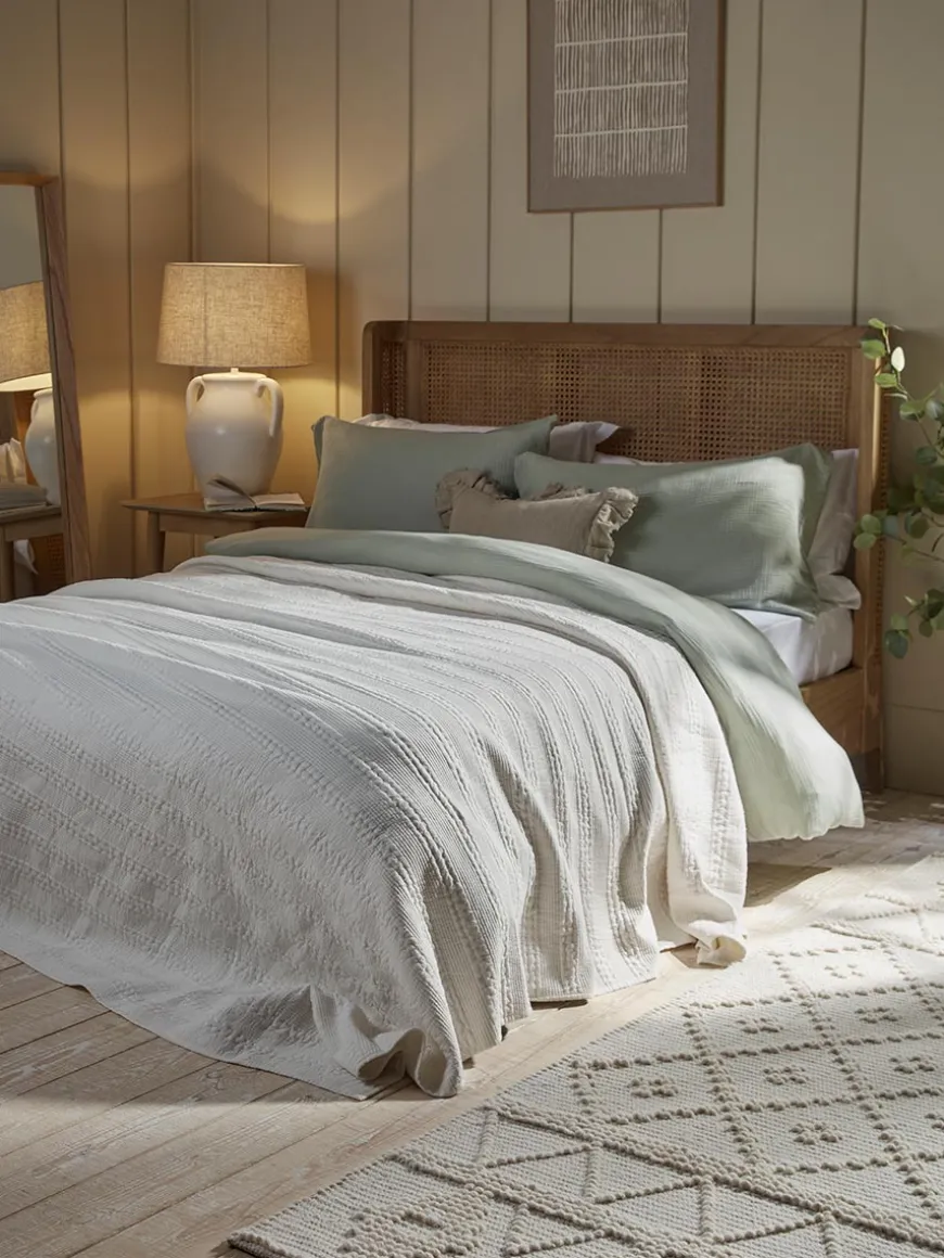 Sandringham Bedspread