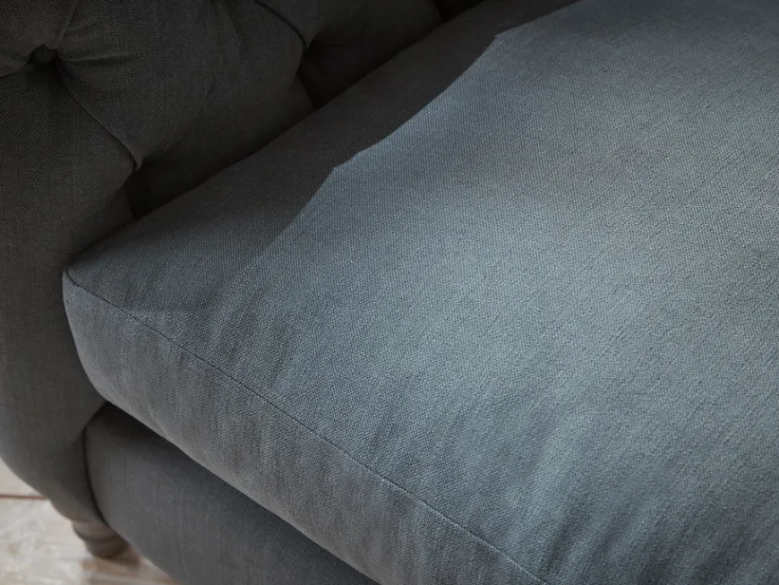 Sarnia Loveseat