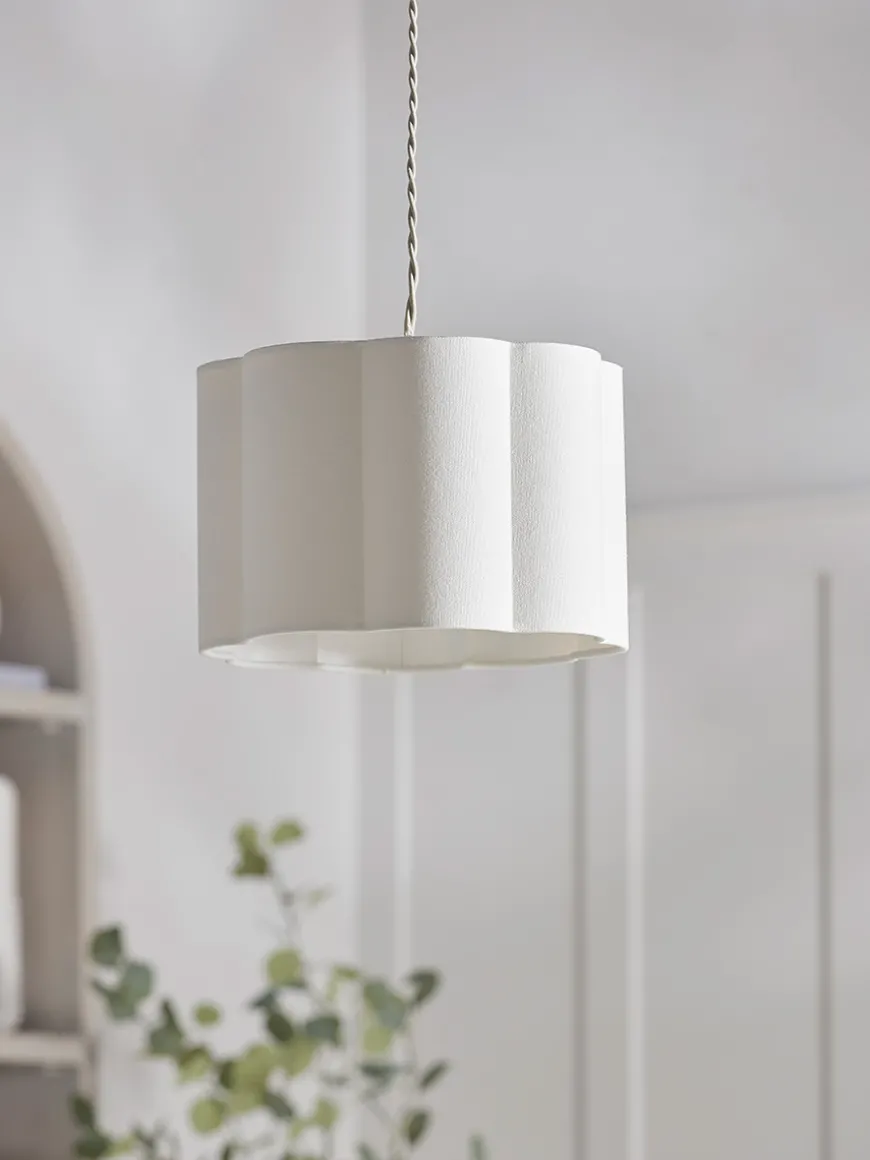 Scalloped Edge Shade