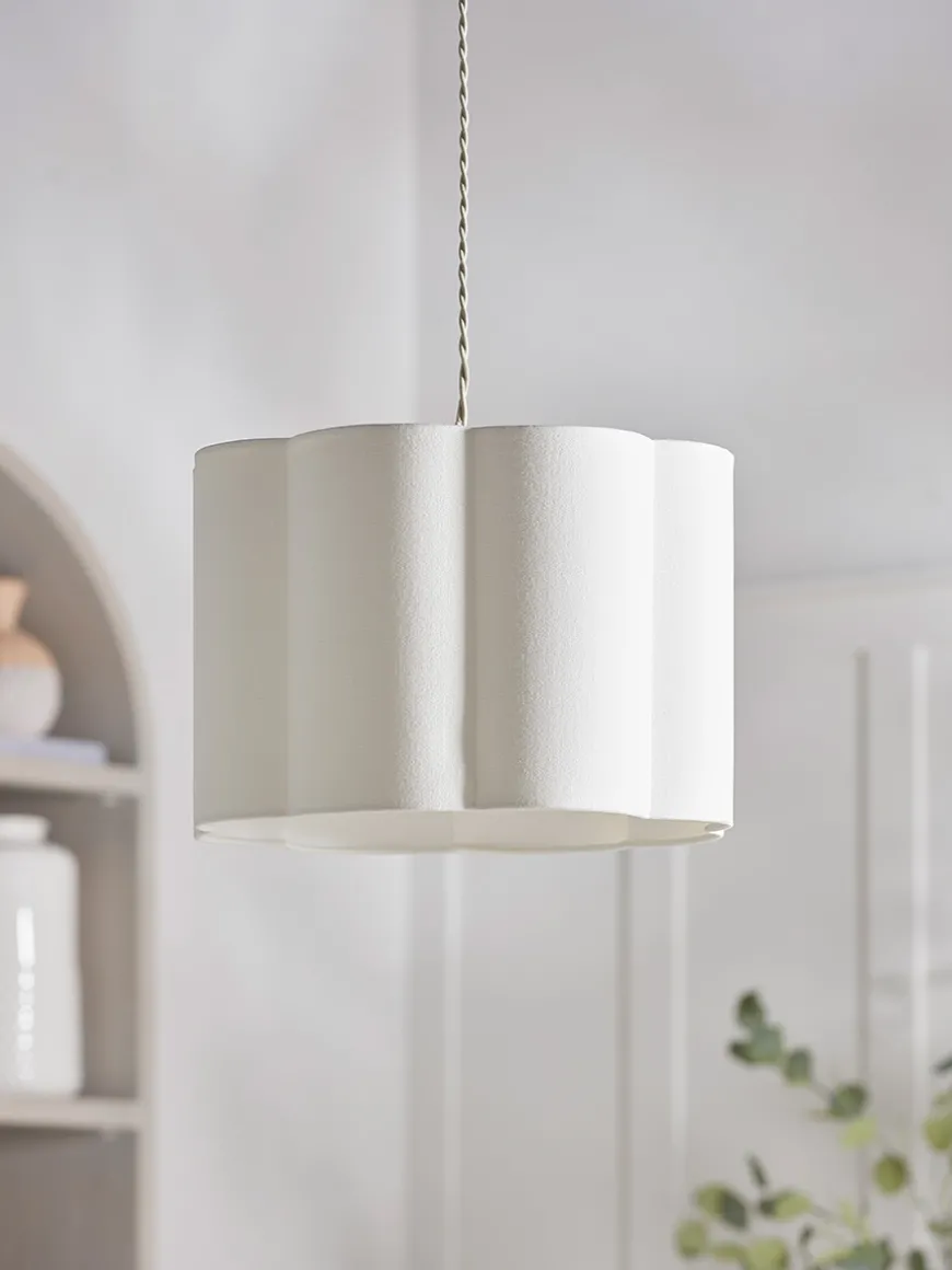 Scalloped Edge Shade