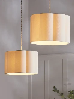 Scalloped Edge Shade