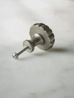 Scalloped Knob - Cast Iron