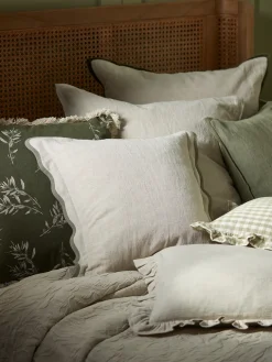 Scalloped Square Cushion - Fern Green