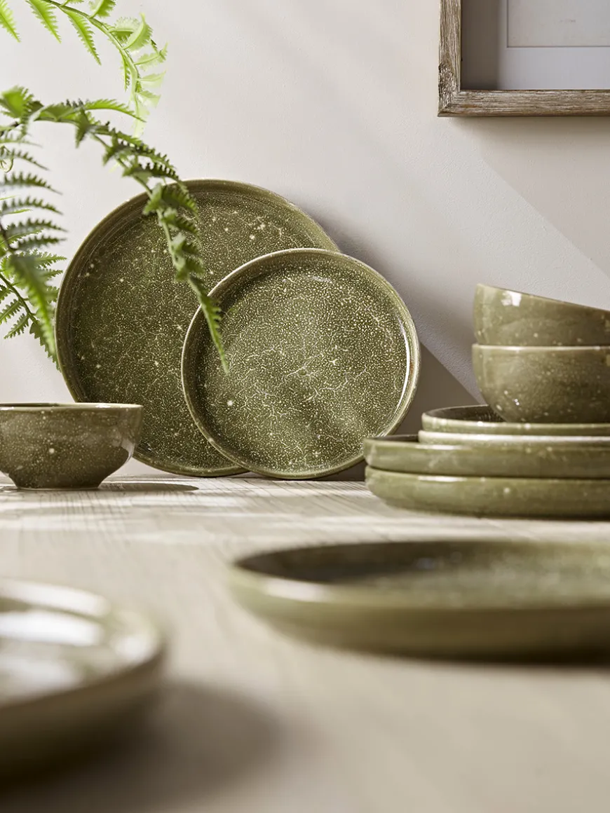 Twelve Piece Lila Dinnerware Set