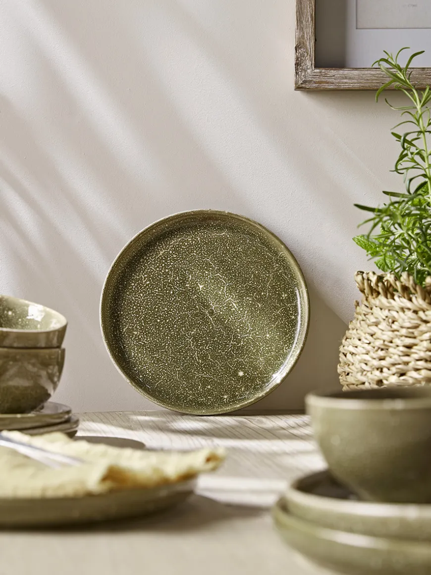 Twelve Piece Lila Dinnerware Set
