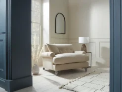 Visby Loveseat